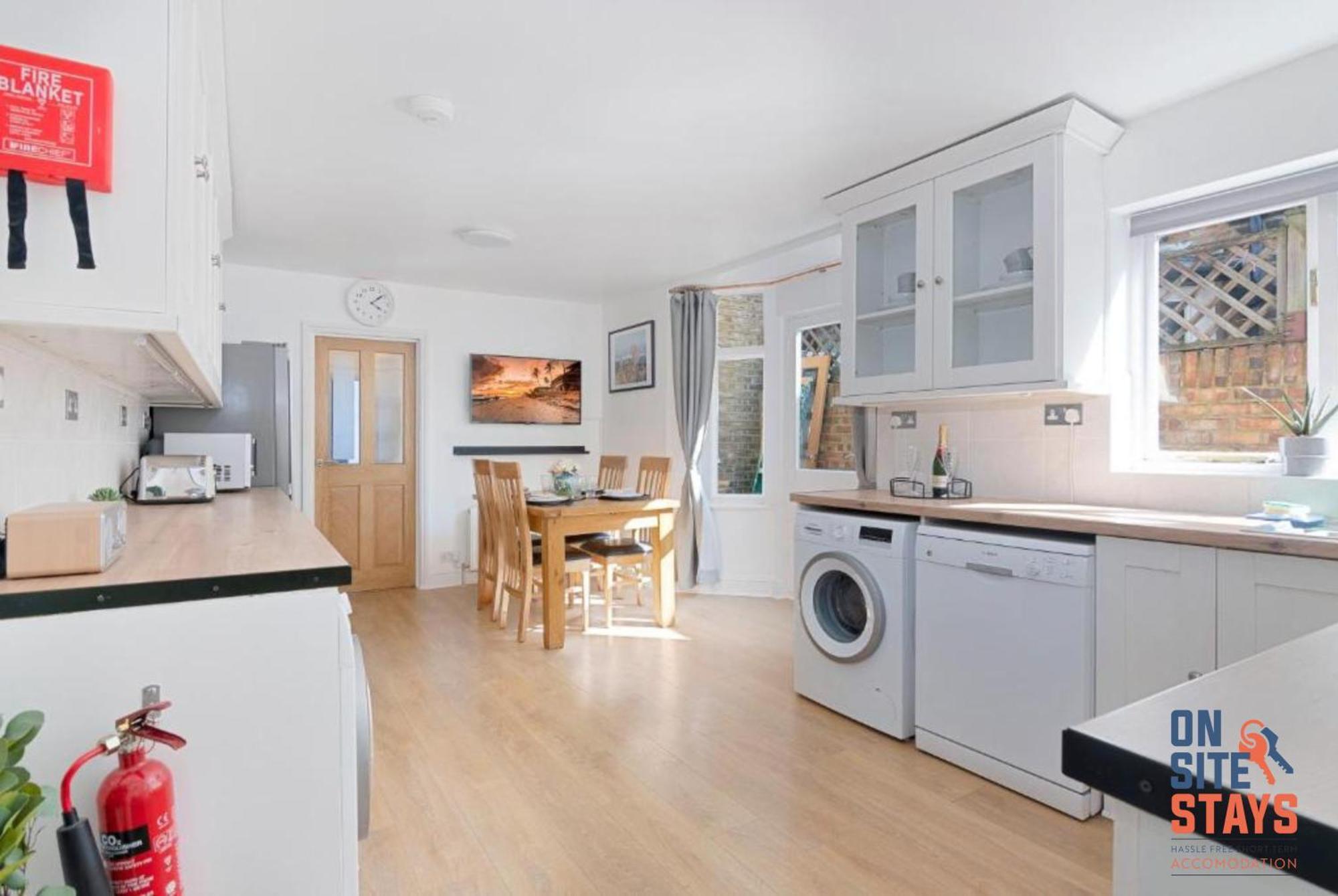 Onsitestays - Tranquil 2 Bedroom Apartment With Large Kitchen, Private Garden Near Wimbledon Station London Luaran gambar