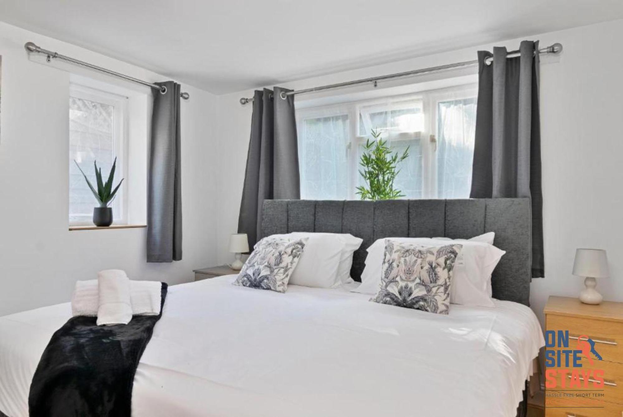 Onsitestays - Tranquil 2 Bedroom Apartment With Large Kitchen, Private Garden Near Wimbledon Station London Luaran gambar