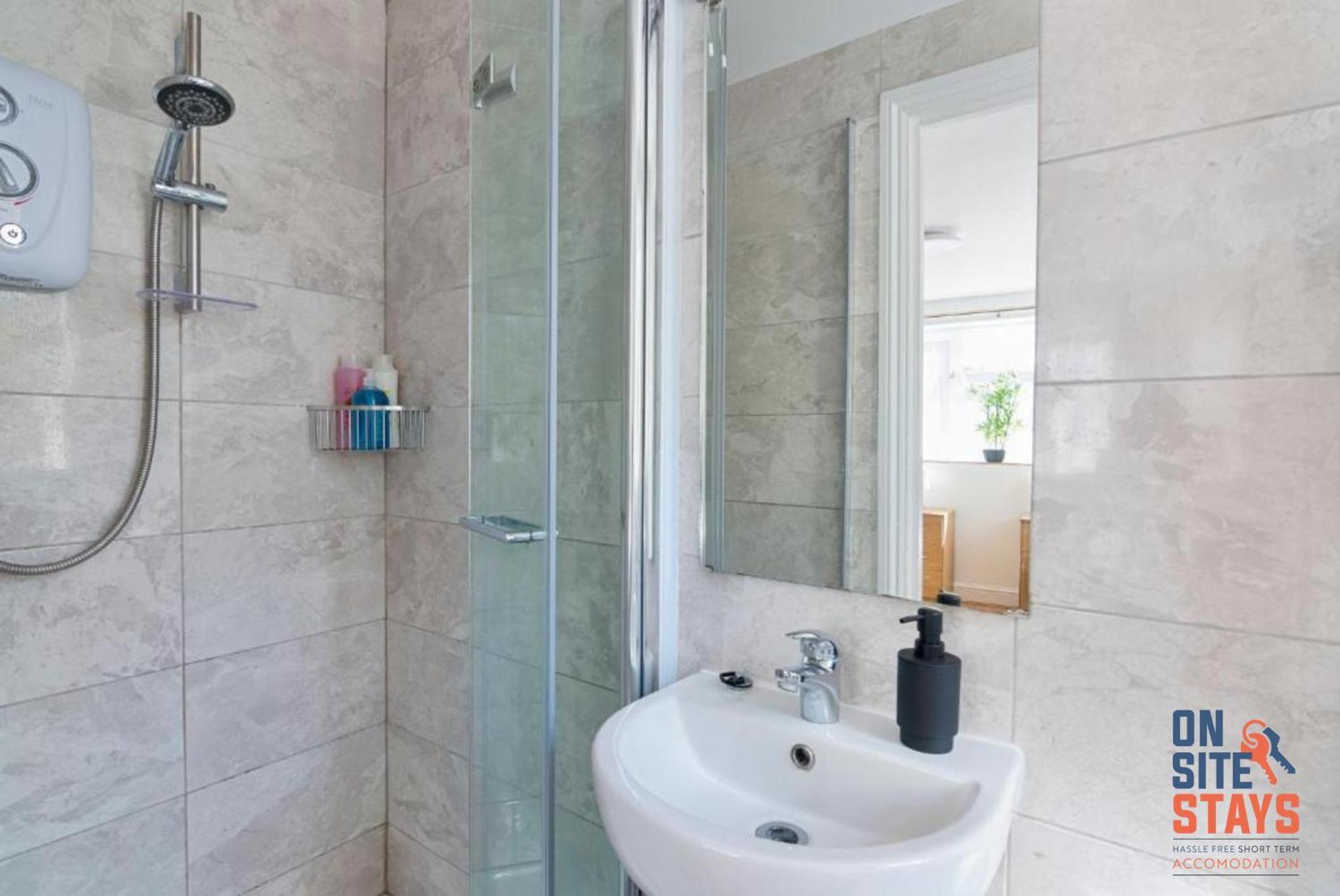 Onsitestays - Tranquil 2 Bedroom Apartment With Large Kitchen, Private Garden Near Wimbledon Station London Luaran gambar